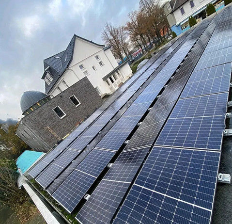 Panel solar de alta eficiencia 450W 500W 550W Paneles solares monocristalinos de media célula Kit de paneles solares para hogares
