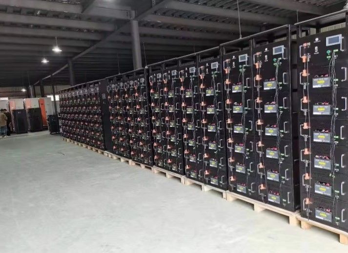 ESS 10 años Tiempo de vida Batería exterior 1MWh 5MWh 10MWh 20ft 40ft Contenedor Sistema de almacenamiento de energía con batería solar